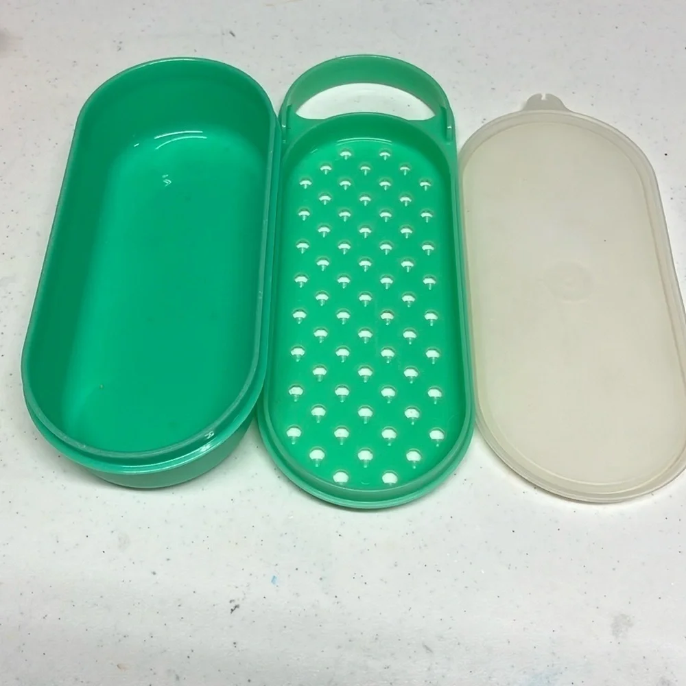 Vintage Tupperware Handy Grater Container Set Green 3 Piece Kitchen Gadget